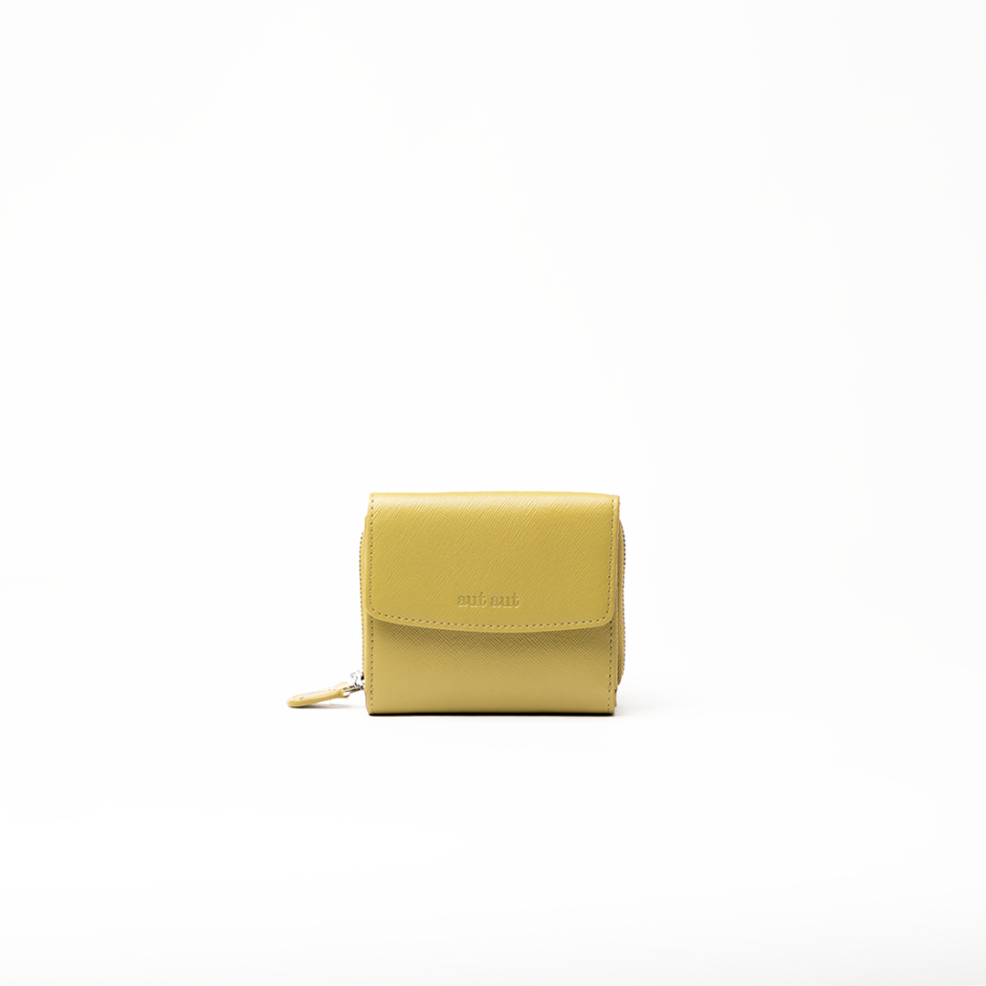 Portafoglio in pelle saffiano colore verde oliva artigianale donna protezione RFID Aut Aut Studio – vista frontale