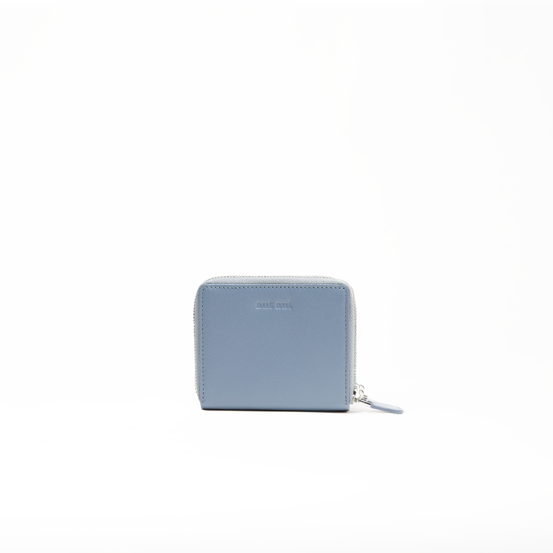 Portafoglio mini in pelle saffiano colore azzurro glicine artigianale donna protezione RFID Aut Aut Studio – vista frontale