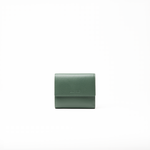 Portafoglio in pelle saffiano colore verde bosco artigianale donna protezione RFID Aut Aut Studio – vista frontale