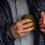 Portafoglio uomo in pelle liscia verde militare con zip CARGO #2000 - AUT AUT