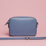 Mini borsa con tracolla in pelle liscia colore glicine artigianale Aut Aut Studio – vista frontale