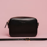Mini borsa con tracolla in pelle liscia colore nero artigianale Aut Aut Studio – vista frontale